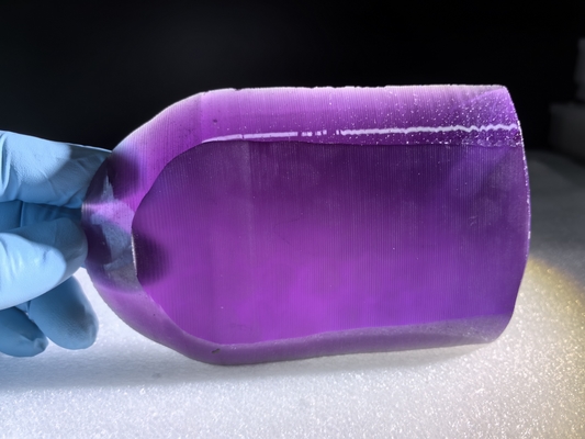 kupować Wykorzystane w laboratoriach, wolno wyrośnięte, fioletowe 99,999% Sapphire Single Crystal produkcja online